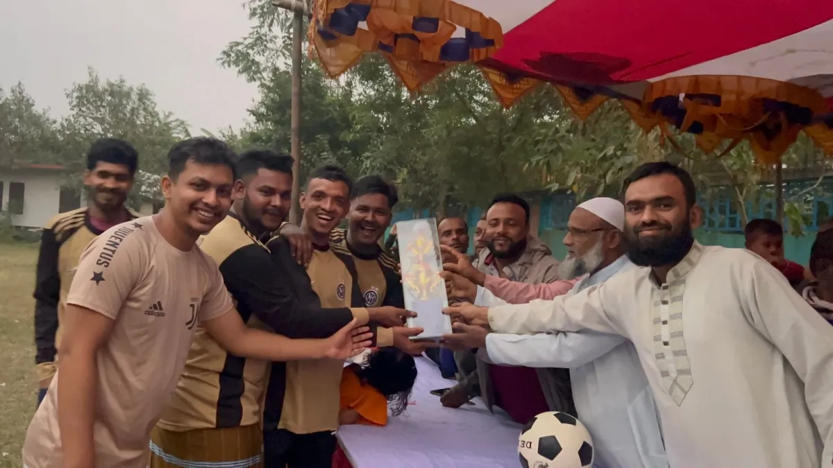 মহান বিজয় দিবস উপলক্ষে সনমান্দীতে প্রীতি ফুটবল ম্যাচ অনুষ্ঠিত