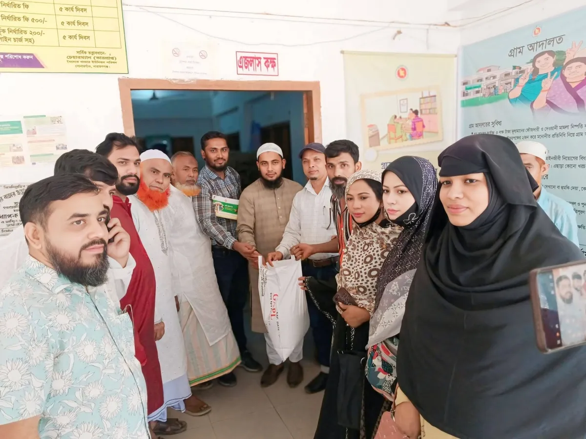 বৈদ্যের বাজার ইউনিয়নে নিম্ন আয়ের মানুষের মাঝে ভিজিএফের চাল বিতরণ